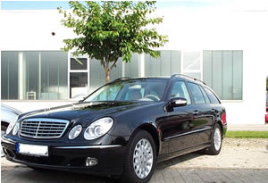 Mercedes. Obsidianschwarz.